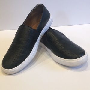 susina rizzo black slip on shoes